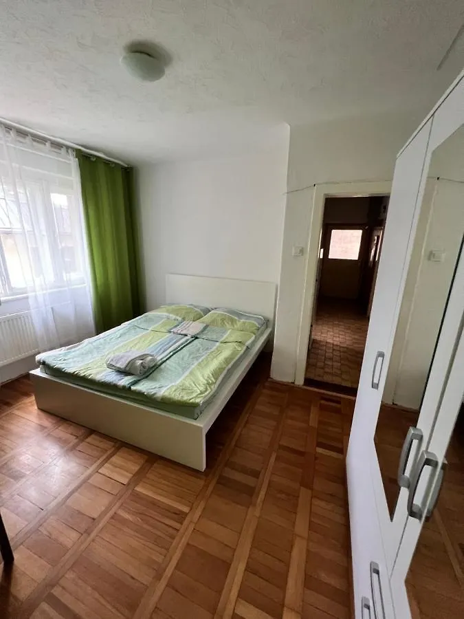 Rooms & Apartments Murgle ليوبليانا 0*,