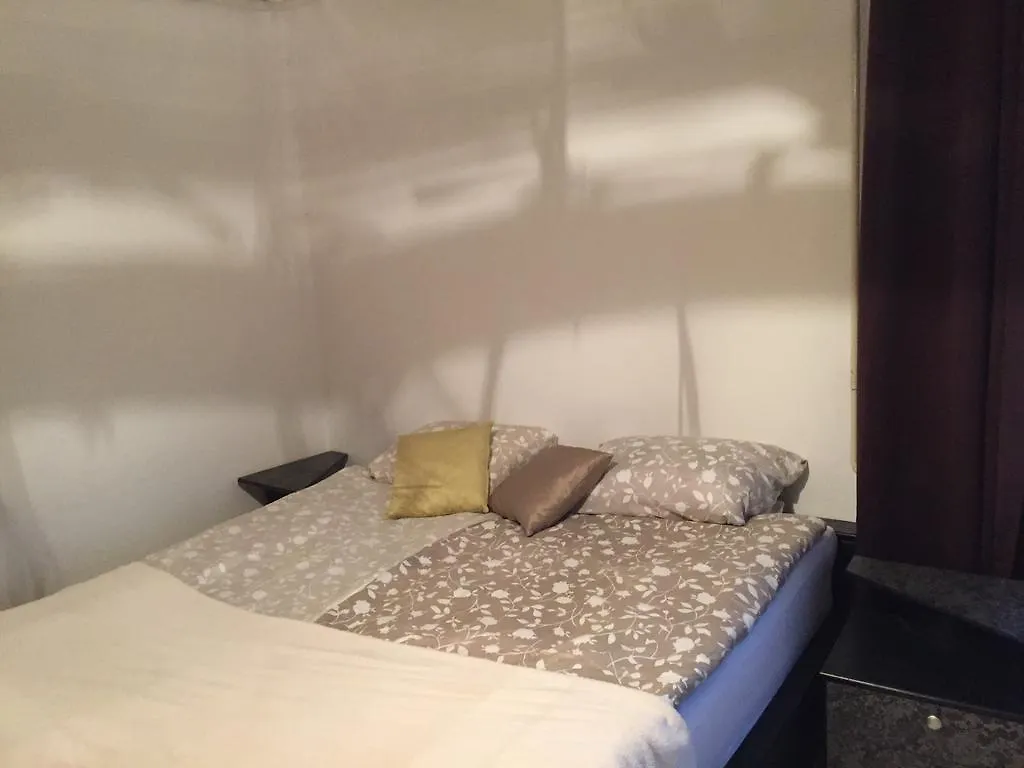 ホステル Rooms & Apartments Murgle リュブリャナ スロベニア