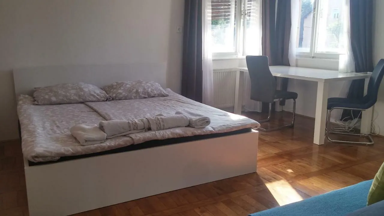 Rooms & Apartments Murgle Liubliana 0*,