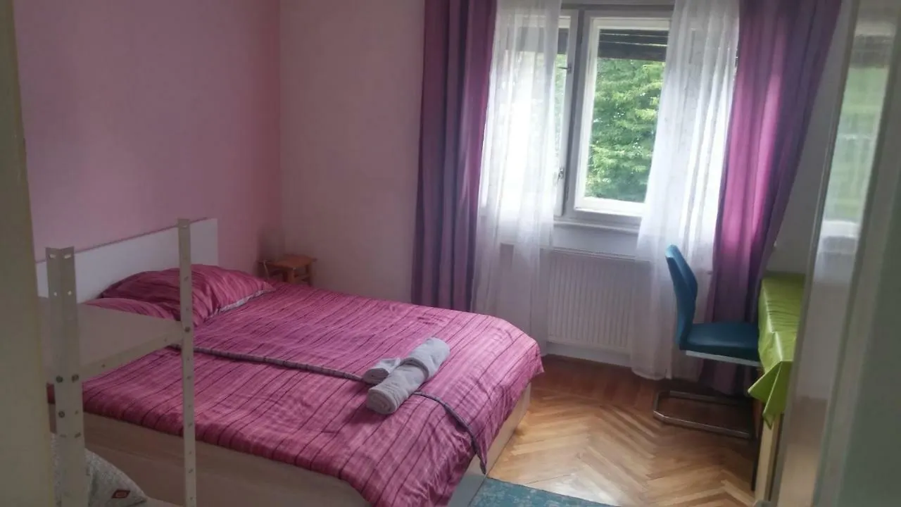 Rooms & Apartments Murgle Lubiana Ostello