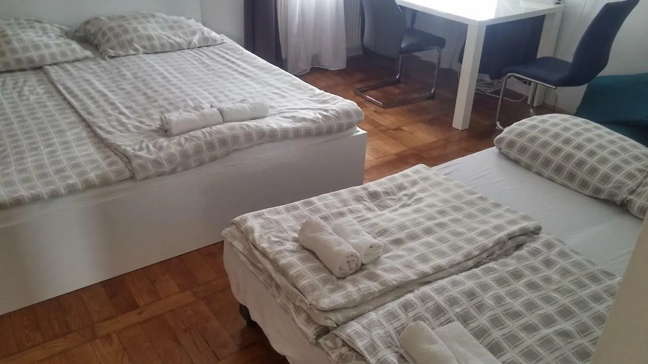 Rooms & Apartments Murgle Lubiana 0*,